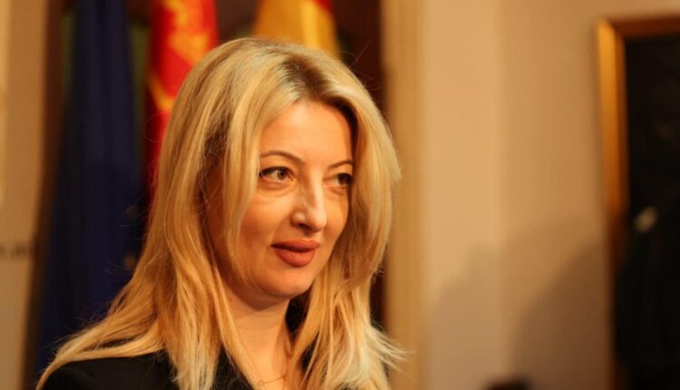 Danela Arsovska: Kuadrot e Mickovskit janë përgjegjës për mbeturinat në të gjithë Shkupin