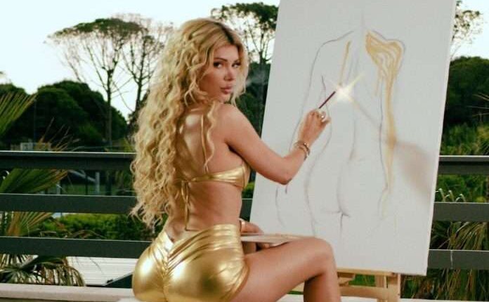 Era Istrefi: Babai më tha je shumë inteligjente, kjo më ka mbet në vesh