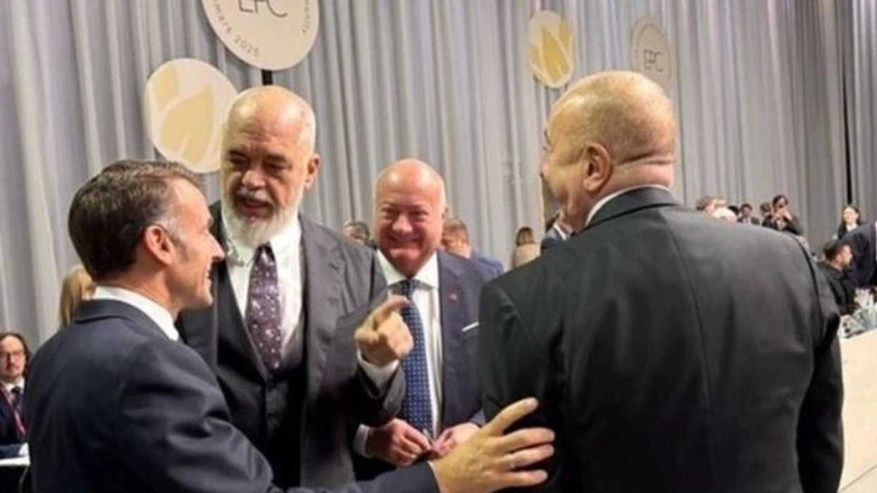 Batutat për Trump, Rama: Ishte shaka mes miqsh, më mërziti që demokratët në SHBA e përdorën kundër Presidentit Batutat për Trump, Rama: Ishte shaka mes miqsh, më mërziti që demokratët në SHBA e përdorën kundër Presidentit