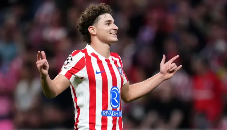 Agjenti i Julian Alvarez thyen heshtjen për thashethemet e largimit nga Atletico Madridi