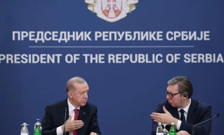 Dronët luftarakë në Kosovë  Vuçiq zbut fjalët  thotë se Serbia  është shumë e vogël për të kërcënuar Turqinë 