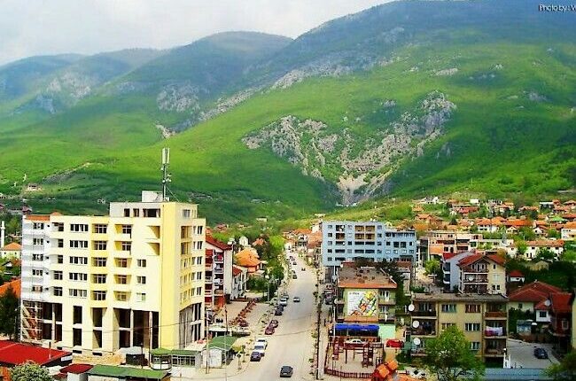 Rrihen dhëndri me baballëkun në Istog, të dy marrin trajtim mjekësor