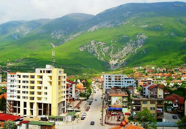 Rrihen dhëndri me baballëkun në Istog, të dy marrin trajtim mjekësor Rrihen dhëndri me baballëkun në Istog, të dy marrin trajtim mjekësor