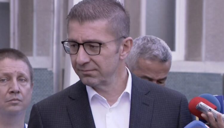 Mickovski shuplakë Bilall Kasamit: Tani e tutje do të jetë kryetar multietnik (VIDEO)