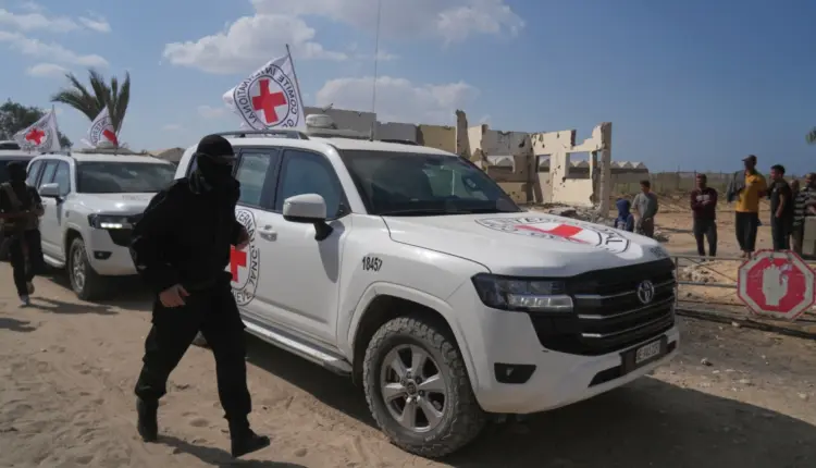 Hamasi kthen trupat e dy pengjeve, kërkon më shumë kohë për të dorëzuar të tjerët