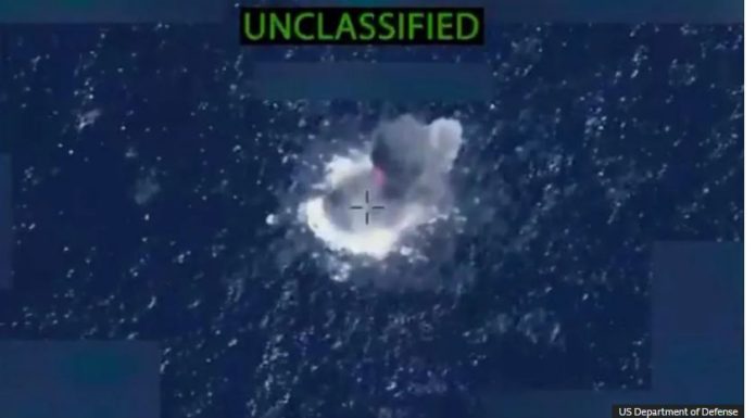 SHBA-ja sulmon katër anije të dyshuara për drogë, 14 të vdekur SHBA-ja sulmon katër anije të dyshuara për drogë, 14 të vdekur