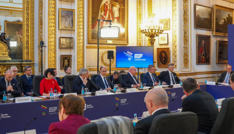 Mickoski: E ardhmja e shtetit është në kuadër të BE-së