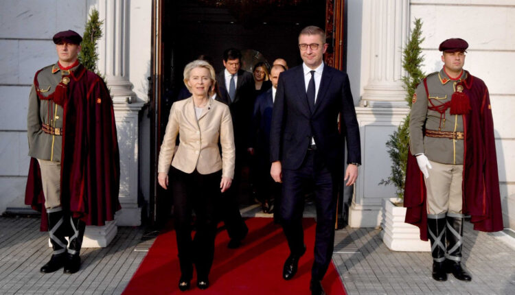 Kryeministri Mickoski zhvilloi takim me presidenten e Komisionit Evropian, Ursula von der Leyen