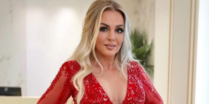 Si rrallë herë, Violete Kukaj shihet në rolin e gjyshes