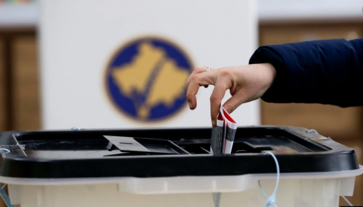 18 komuna në balotazhin e 9 nëntorit, mbi 1.3 milionë kosovarë në listat e votuesve