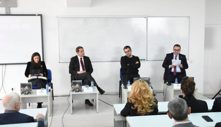 Në Fakultetin Filozofik të Universitetit të Tetovës u promovua libri “Masakrat në Kosovë 1998-1999”