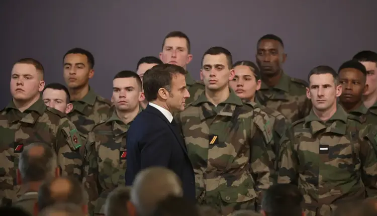 Franca do të prezantojë shërbimin ushtarak vullnetar