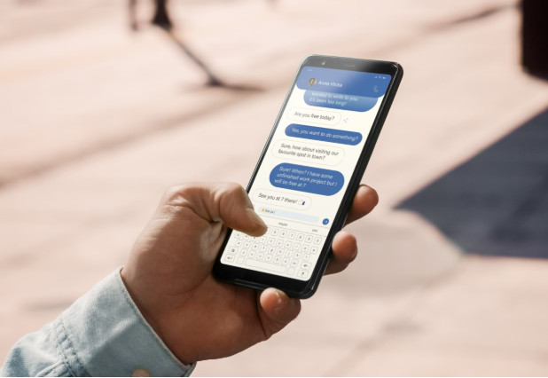 Mësuesja ka fotografuar bisedat e koleges për t’ia treguar drejtoreshës, policia i ngrit padi penale