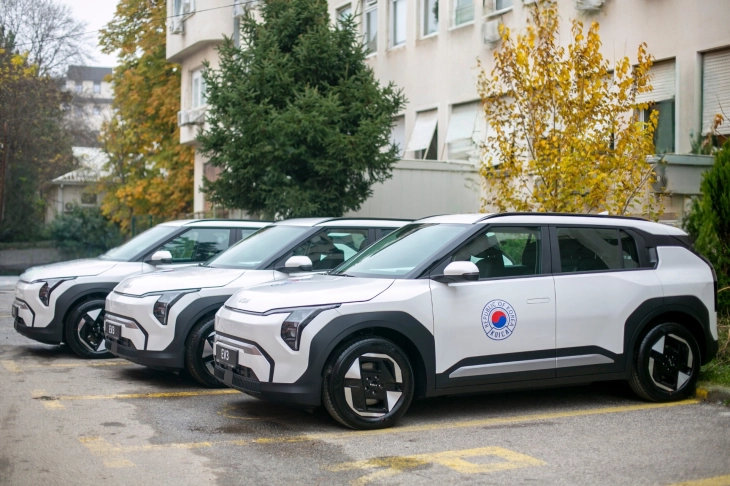 Tetë automjete elektrike janë siguruar për Ministrinë e Shëndetësisë përmes grantit për ndihmë nga Qeveria e Republikës së Koresë