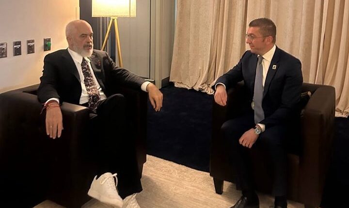 Kryeministri Mickoski nesër në Tiranë për Samitin e liderëve “Plani ynë drejt BE-së”