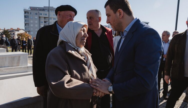 Memli Krasniqi: Amaneti i heronjve Afrim Zhitia dhe Fahri Fazliu vazhdon të jetojë në veprën tonë