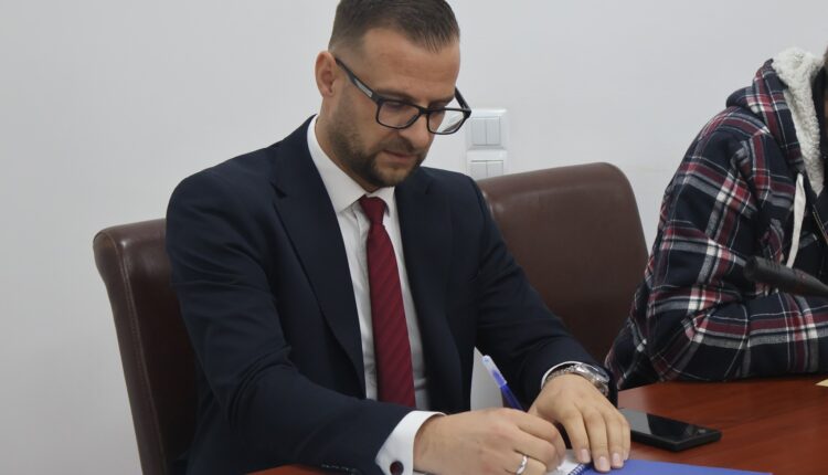 U konstituua Këshilli i ri Komunal i Tearcës – Lavdim Farizi zgjidhet kryetar i Këshillit