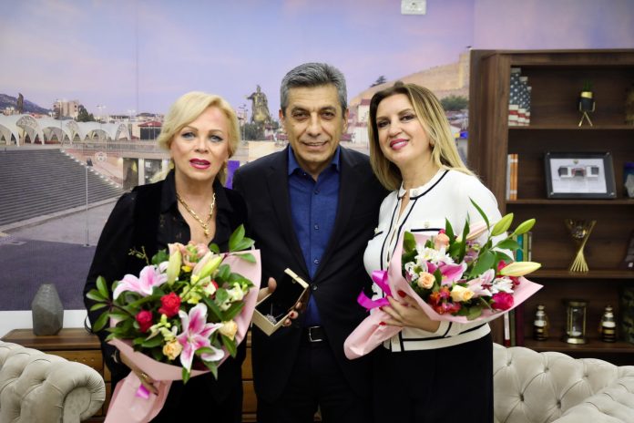 Mexhiti pret në Shkup sopranon Inva Mula  Bashkë me Dëshira Ahmeti Kërliun  do të performojnë për nder të Festës së 28 Nëntorit