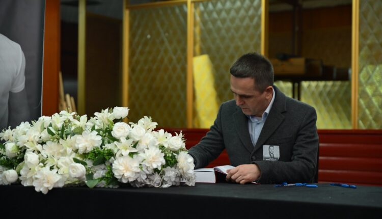 Bilall Kasami: U bëfsh lule e xhenetit Shpat!