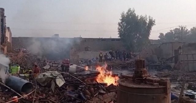 Shpërthim në fabrikë në Pakistan  të paktën 15 viktima