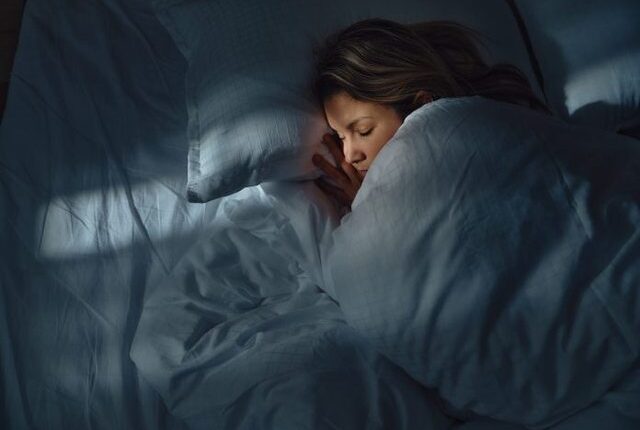 Skanimet e trurit zbulojnë një pikë kthese befasuese disa minuta përpara gjumit