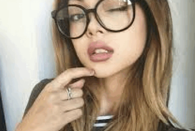 Syzet e guximshme, trendi që ka pushtuar vajzat