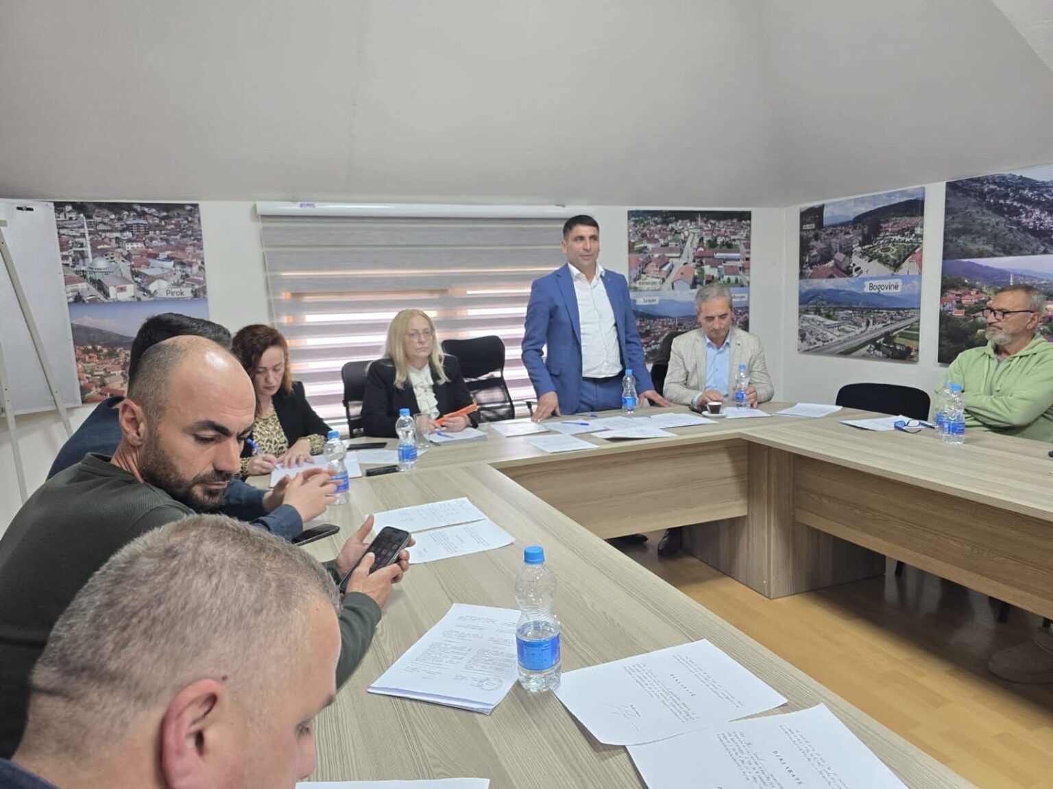 Florim Rakipi  zgjidhet kryetar i këshillit komunal në komunën e Bogovinës