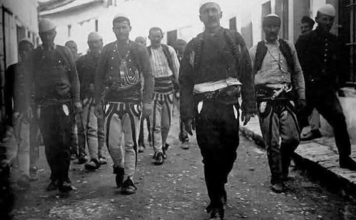 Lushaj: Isë Boletini më 28 nëntor ishte në Vlorë, pse këtë e manipuloi Dhimitër Shuteriqi tek filmi “Nëntori i Dytë?