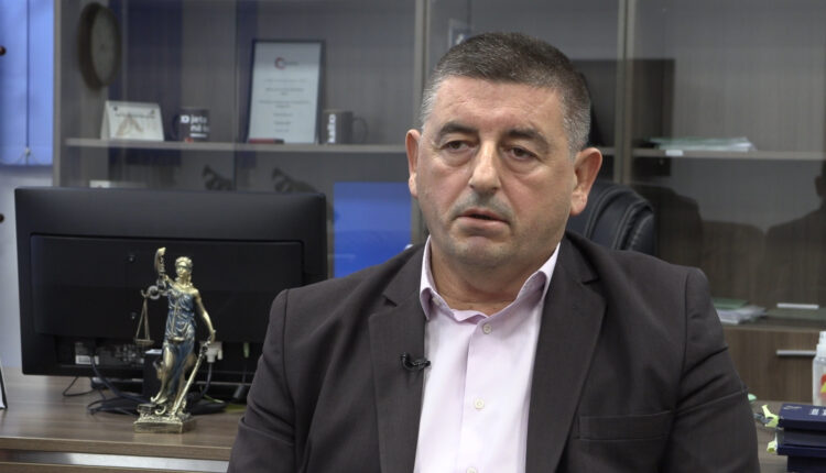 Lirohet nga paraburgimi prokurori Beqë Shala, mbetet në arrest shtëpiak