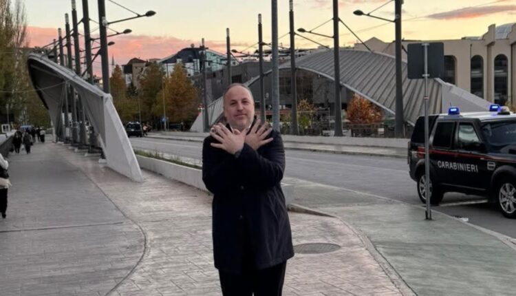 Adnan Azizi e bën shqiponjën midis Mitrovicës!