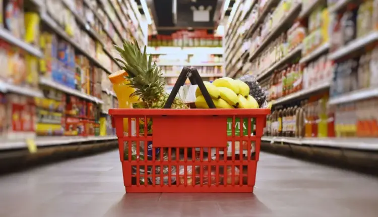 AUV: Të keni kujdes me ushqimin, ujin dhe kafshët në zonat e përmbytura