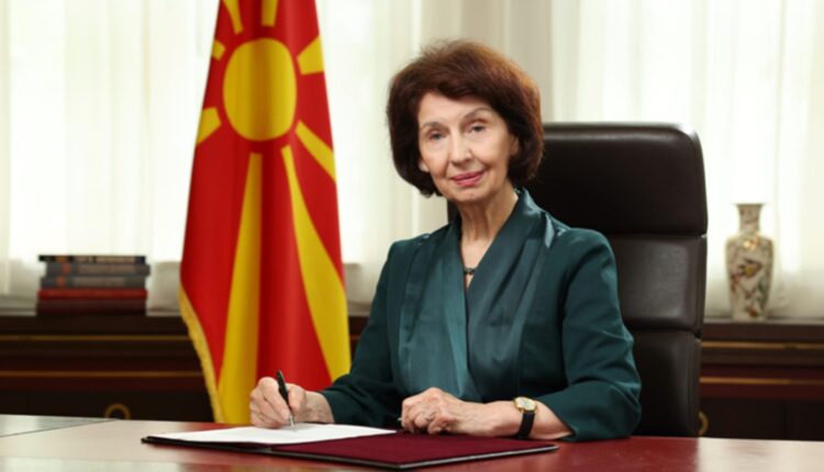 Presidentja ndau 20 bursa për studime jashtë vendit, asnjë shqiptar