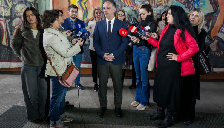 Aliu: Sëmundjet e rralla nuk janë të rralla për ata që jetojnë me to — këtë vit janë siguruar 58 ilaçe për 430 pacientë