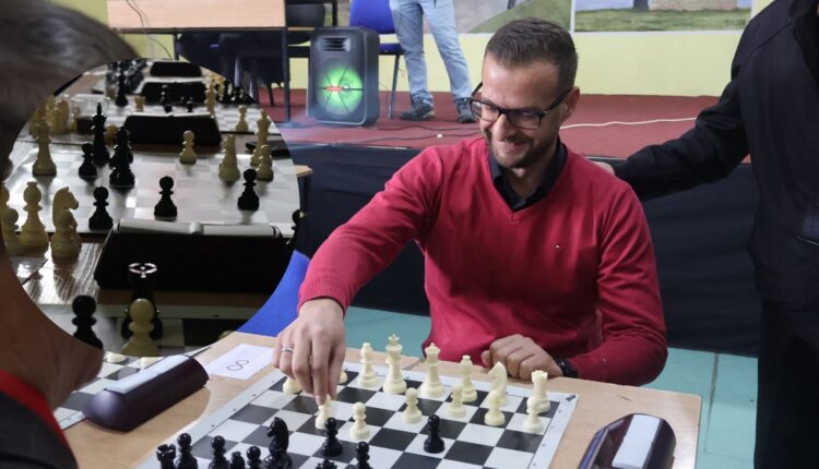 Daut Memishi me aktivitet për festat e Nëntorit – u organizua turneu komunal në shah