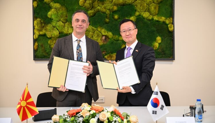 Aliu: Për Ministrinë e Shëndetësisë u siguruan tetë automjete elektrike përmes një granti ndihme nga Qeveria e Republikës së Koresë