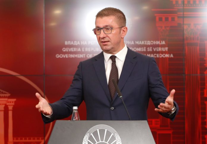 Mickoski  Bisedohet për plotësimin e vendeve të lira në qeveri