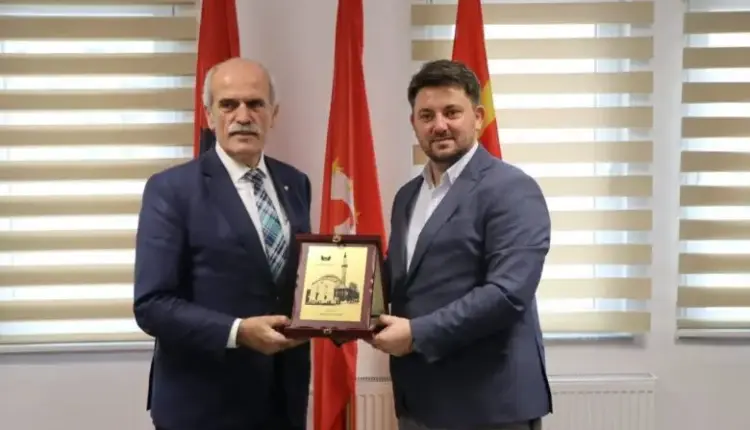 Kryetari i Sarajit, Muhamed Elmazi pret në vizitë ish-kryetarin e Bashkisë së Bursës, Rexhep Altepe