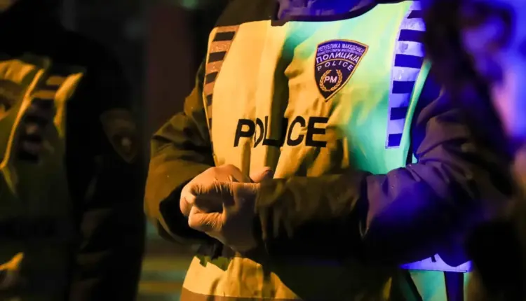 Polici nga Shkupi kapet duke vjedhur kabllo bakri, pezullohet nga puna