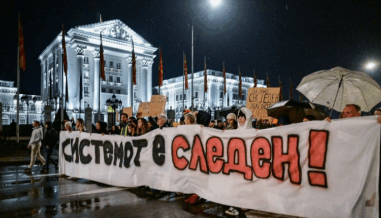 Pas Koçanit, protesta për viktimat e zjarrit zhvendoset në Shkup