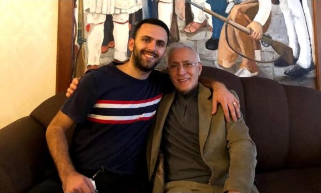 Postimi prekës i djalit të Jakup Krasniqit  Sot bëhen pesë vite që ne presim drejtësi  edhe në pleqëri po sakrifikon me dinjitet