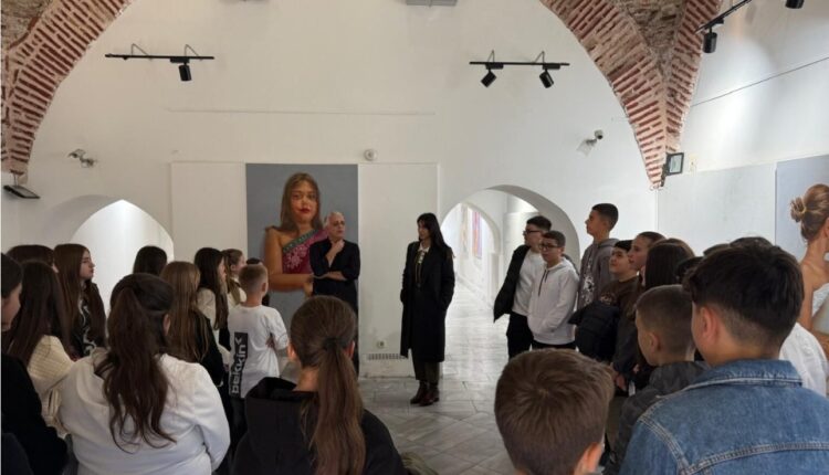 ENISA AJRULI HAPI EKSPOZITËN “TATUAZHET DHE ARTI I TRUPIT”