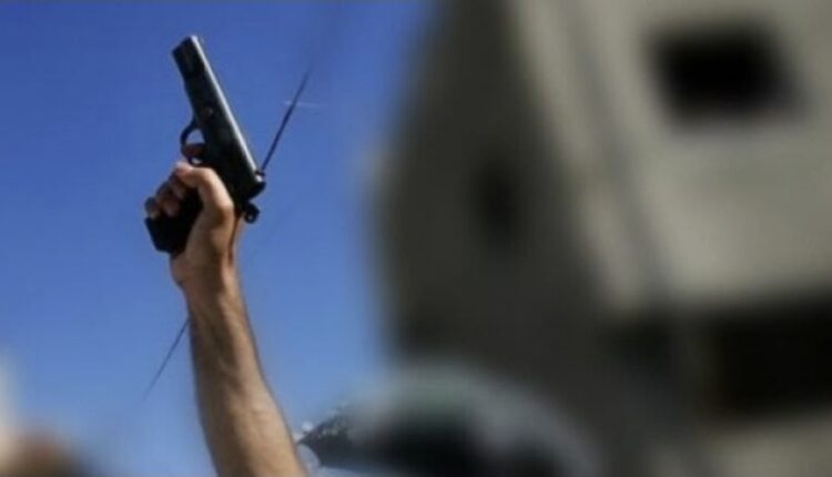 Gjuajti me armë zjarri, nga vetura në lëvizje rreth kafenesë në Strugë