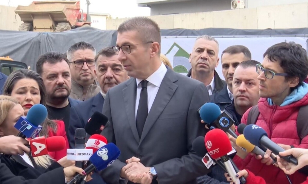 Çdo student do të marrë 12 300 denarë për pajisje elektronike  Mickoski  Thirrja është e hapur deri më 1 janar