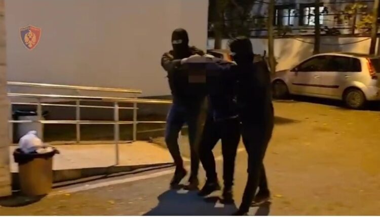 Shtetasi i Maqedonisë arrestohet në Tiranë, ishte në kërkim ndërkombëtar për falsifikim të parave
