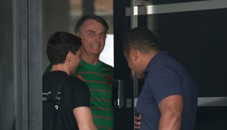 U dënua 27 vite për komplot për grusht shteti, ish-presidenti brazilian Bolsonaro lë arrestin e shtëpisë dhe përfundon në paraburgim