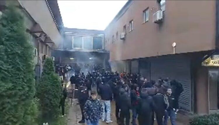 Nisen 15 autobusë me tifozët e flaktë “Ballistët” drejt Prishtinës për ndeshjen ndaj Dritës së Gjilanit