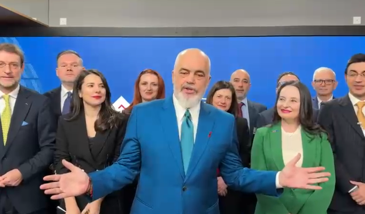 Hapja e të gjithë kapitujve  Rama falenderon ekipin negociator  E bënë Shqipërinë krenare në Bruksel