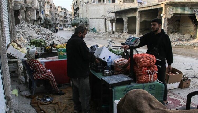 Jeta po lulëzon përsëri në kampin e shkatërruar Yarmouk në Damask me kthimin e mijëra familjeve