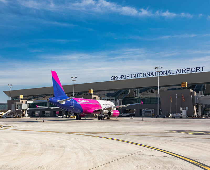 Ankth në ajër  Fluturimi Venecia Shkup i Wizz Air bllokohet për 2 orë  më pas devijon në Kosovë
