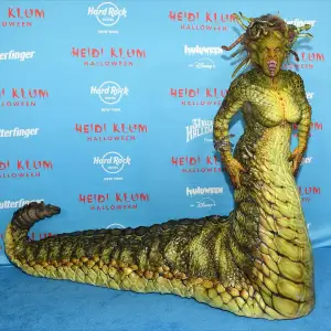 Mbretëresha e Halloween-it: Heidi Klum mahnit me kostumin e saj mitologjik Mbretëresha e Halloween-it: Heidi Klum mahnit me kostumin e saj mitologjik